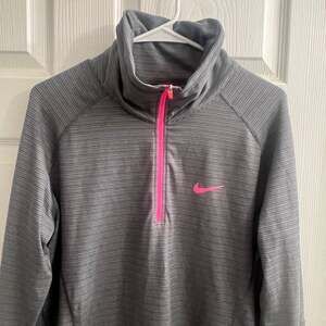 Nike Dri-Fit Women's Golf Gray Pink Logo Quarter Zip Long Sleeve Top Size XL